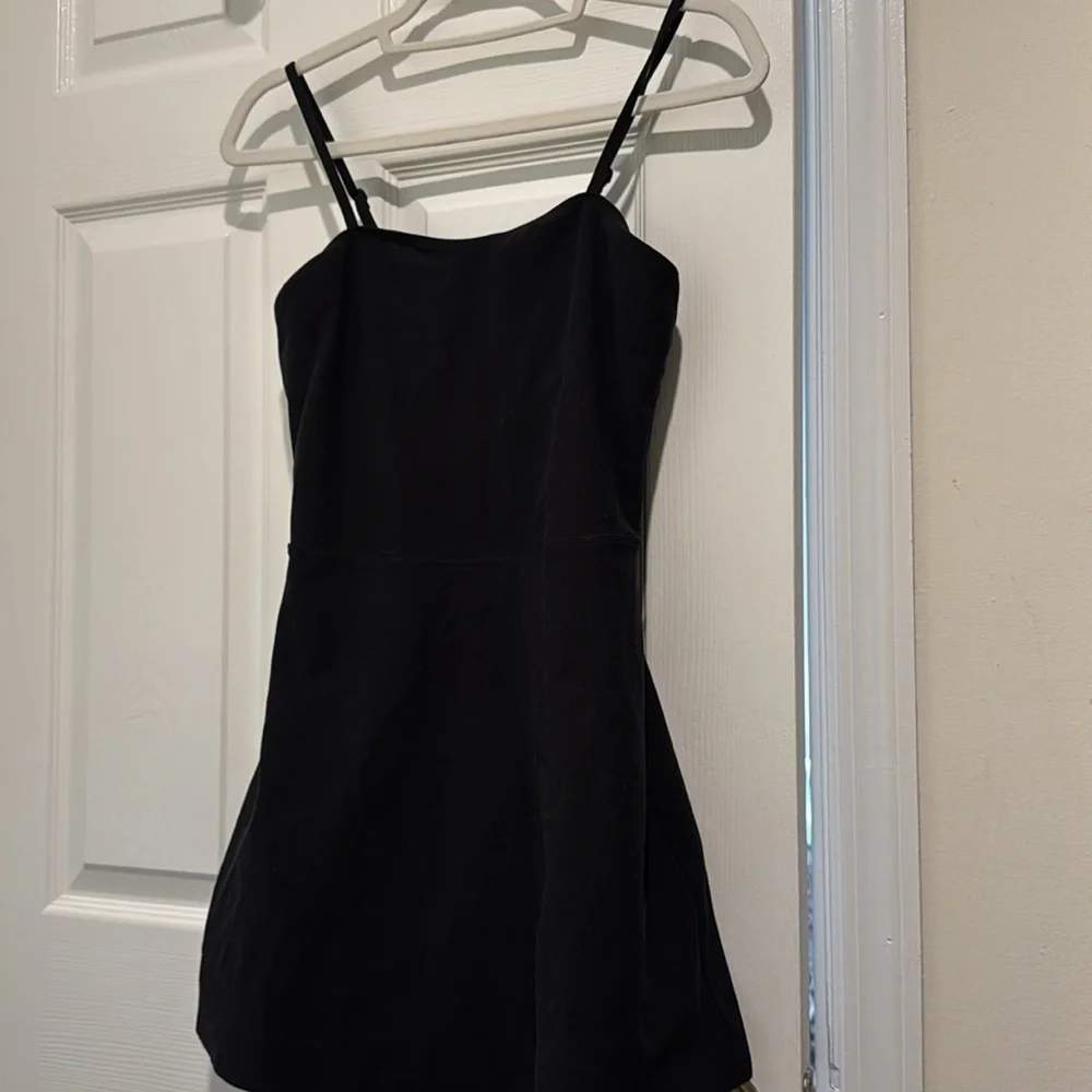 NWOT ALO Yoga Women’s Black Courtside Athletic Dress So Cute!